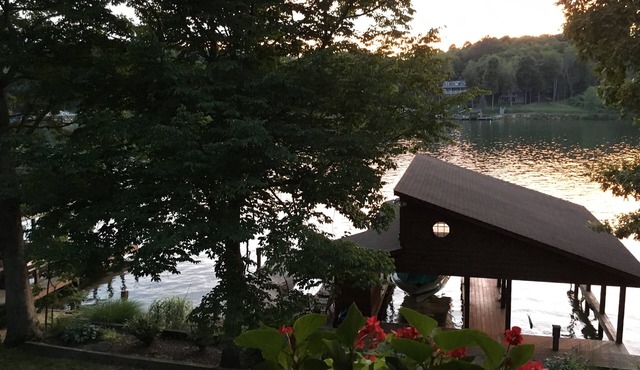 Lake Front Luxury Cabin