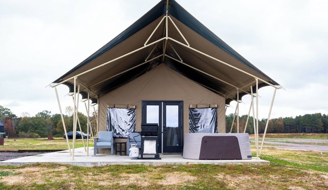 Lake Front Luxury Glamping Tent Suite: Hot Tub & Lake Views