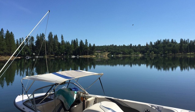 Lake front Paradise! Water Ski, Wake Board, Fish or.
