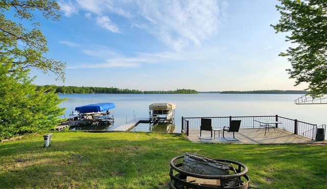 Lake Front, Pontoon, Bunk House