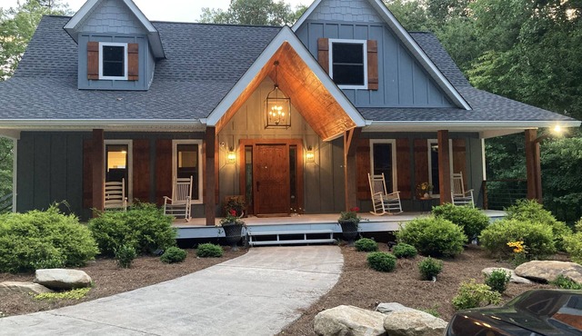 Lake Front, Pontoon Boat, Fire pit, Kayaks,Hot tub, Ping Pong, Dock