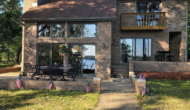 Lake front, pool and golf access, Sand Valley, Lake Arrowhead- 3 king beds!