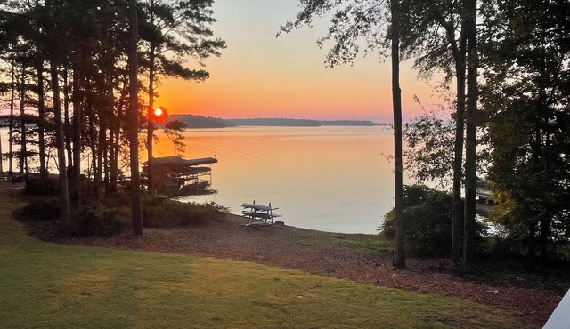 Lake front, Private cove, Big water view