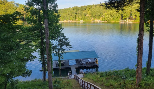 Lake Front Prop, includes two kayaks, canoe, covered dock with jet ski dock