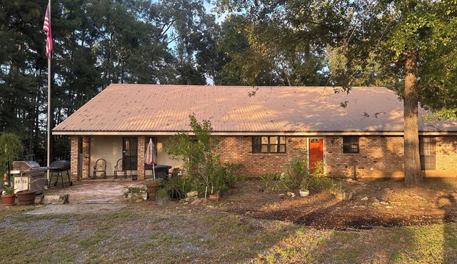 Lake front property 3 bedroom with big back porch.