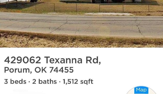 Lake front property.! Great for fishing, skiing,jet skiing, swimming , relaxing