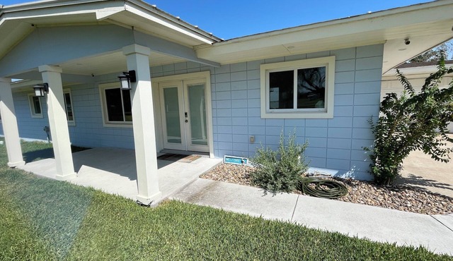 Lake front property- livin' the "simple life" Vida Sencilla