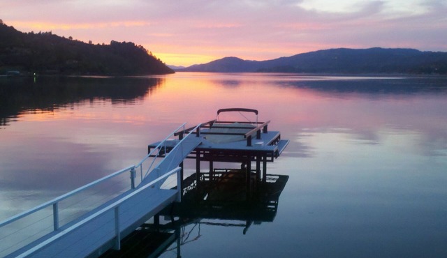 Lake Front Property With Million Dollar Views With Private Beach and Dock