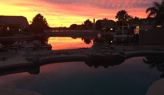 LAKE FRONT RESORT HOME-UNFURNISHED Pool, Boat & Dock, Lake fishing & cruising!