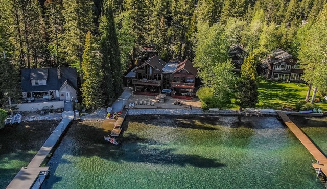 Lake Front Retreat With Your Private Beach & Hot Tub