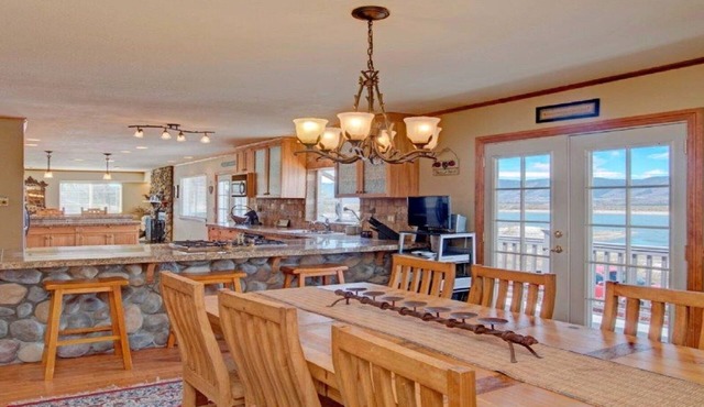 Lake Front, Rockies, Hiking, Mtn Biking! Aug. & Sept. Deals!