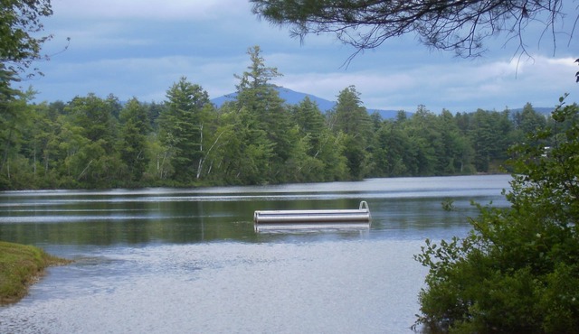 LAKE FRONT Rustic Ski Chalet with Private Beach