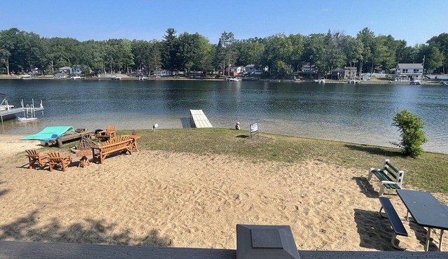 Lake Front Vacation Getaway on Stunning Lake George-Great for a weekend stay!