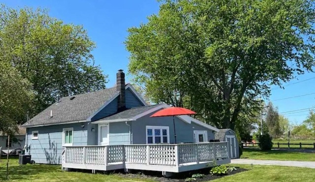 Lake Front, View Property, fishing, cottage, Boat, nature, beach,trails,hiking.