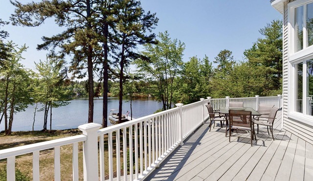 LAKE FRONT w/VIEWS! Fire Pit* Swim Dock* Kayaks!