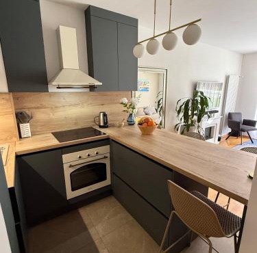 Lake Garden - Cozy Two-Bedroom Apartment with flexible Check-In, Terrace, and Netflix