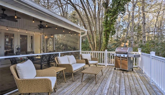 Lake Gaston Waterfront Getaway with Dock and Games!