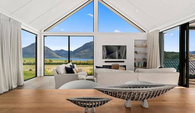 Lake Gazing Luxe @ Jack's Point - Lake - Ski Views