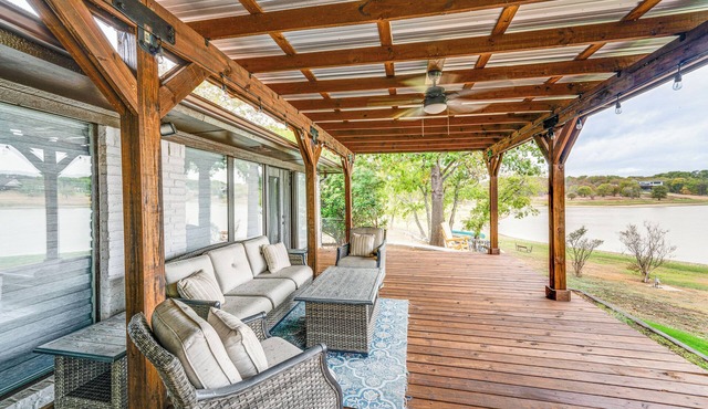 Lake Gem: Private Dock & Large Patio in Lewisville