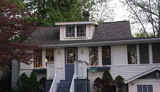 Lake Geneva Vintage Vibe Cottage