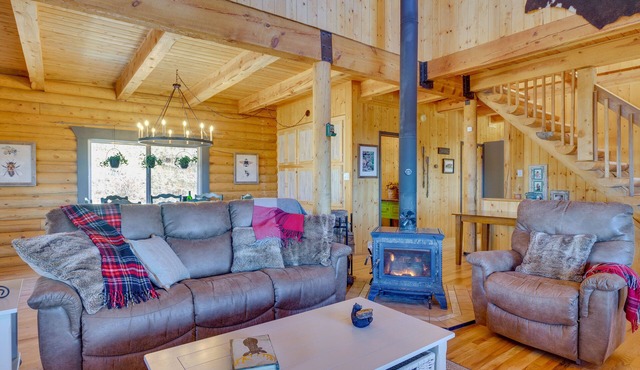 Lake George Cabin w/Deck & Mountain Views!