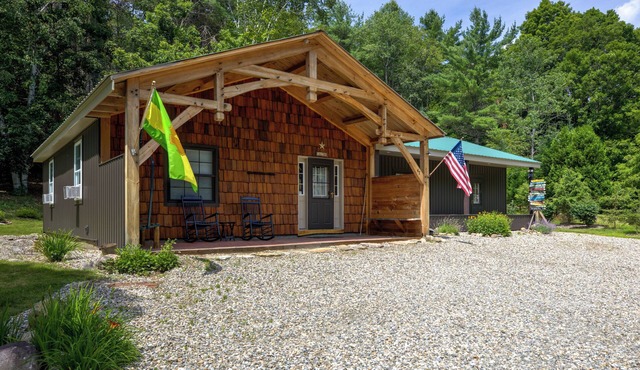 Lake George, Loon, and Schroon -Hot Tub -Firepit -Gameroom -Kayaks -Pets