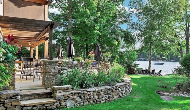 Lake George Private Compound w/Dock Access