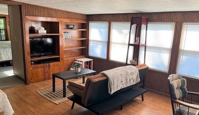 Lake Getaway- Sleeps 7- Boat Slip
