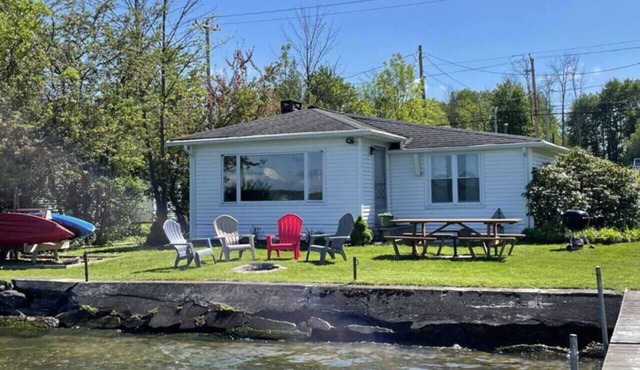 LAKE Getaway w GREAT VIEWS + dock+ fire pit + BBQ