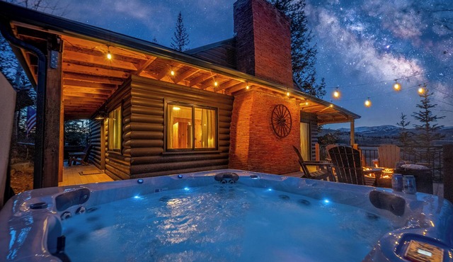 Lake Granby Lakefront Cabin - Near RMNP - Hot Tub - Ski - Hike - Boating