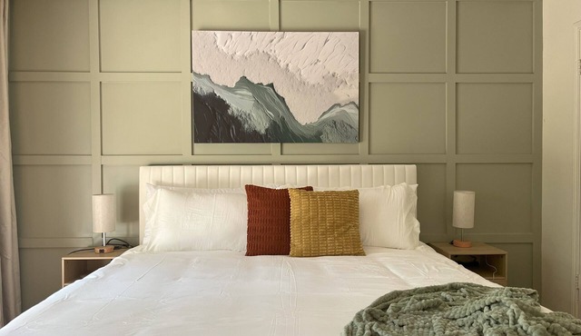 Lake Greenbelt Getaway ★ Patio Golf-Putt King & Queen Beds Travel Crib