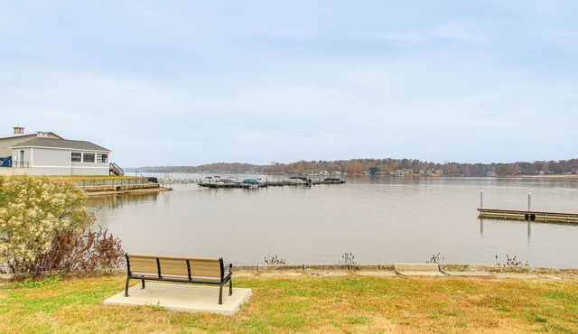 Lake Greenwood Getaway w/Docks & Waterfront Views