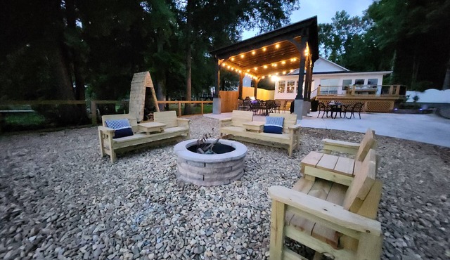 Lake Greenwood Lodge-Main House and Guest House- Boats and Pups Welcome