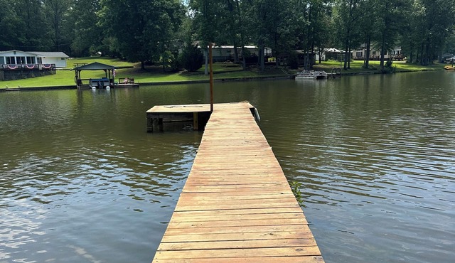 Lake Greenwood Waterfront RVnSleeps 3-4
