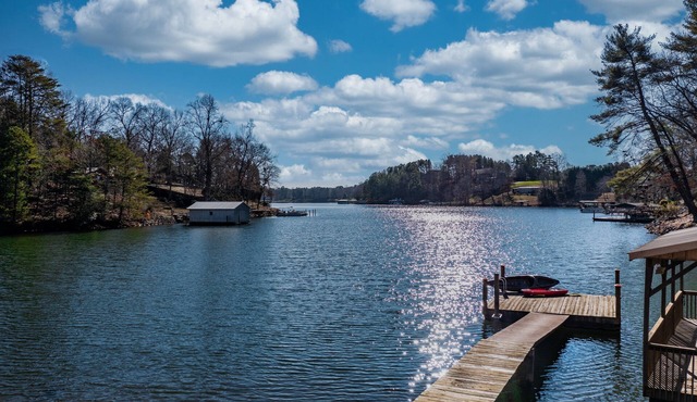 Lake Hickory Cottage