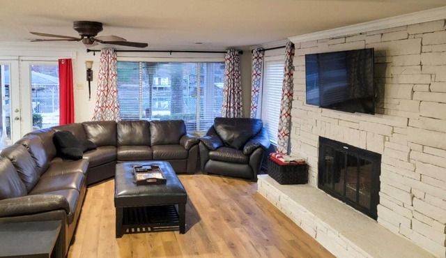 Lake Hamilton Home 8 Mi to Oaklawn Racing Resort!