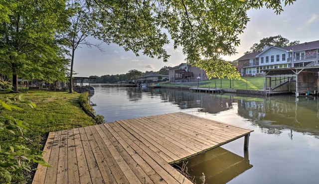 Lake Hamilton Home w/Dock: 8 Mi to Hot Springs NP