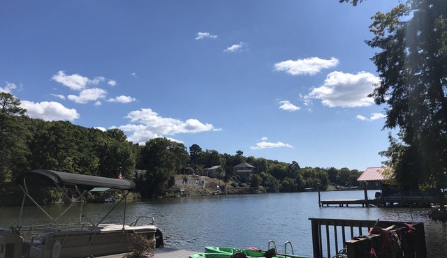 Lake Hamilton Lakefront Retreat-Spacious & Stylish, National Park Views, Kayaks