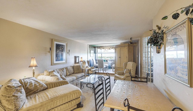 Lake Hamilton Living: Condo w/Views + Pool