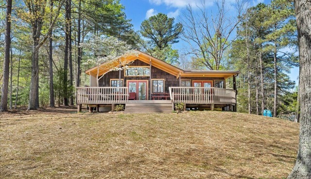 Lake Harmony - Lakefront Home w/Private Dock, & Fire Pit