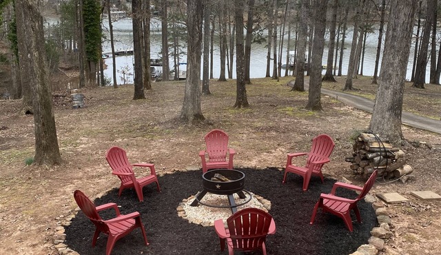 Lake Hartwell Home - Vacation, Clemson Football, or Weekend Getaway w/Boat Dock