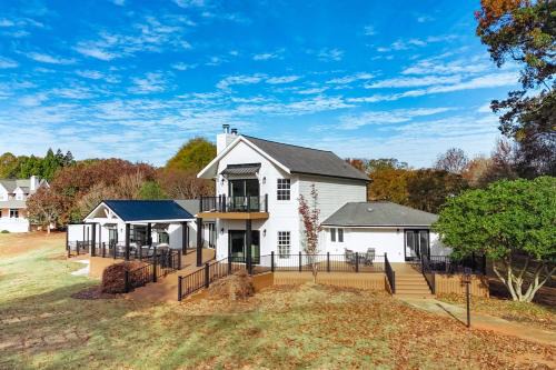 Lake Hartwell Home with Dock and Fire Pit!