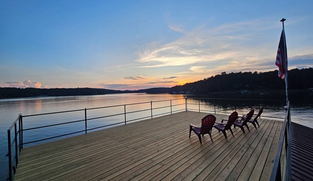Lake Hartwell House-Dog Friendly-Hot Tub-Private Dock-Optional Pontoon Rental