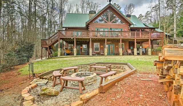 Lake Hartwell Lodge with Dock, Theater and Hot Tub!