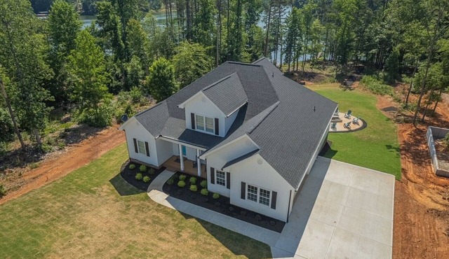 Lake Hartwell with Private Dock on Deep Water