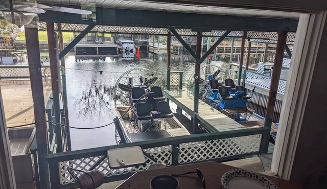 Lake Hatchineha w/Private Ramp! Kissimmee Chain of Lakes w/covered boathouse.
