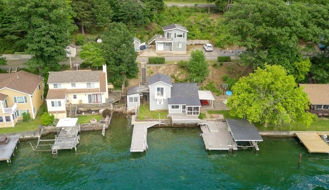Lake Haven: Cozy Wine Trail Home with Bonus Suite