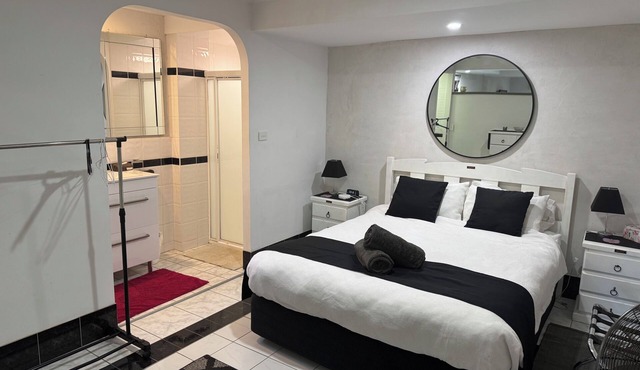 Lake Haven Escape.90 minute drive north of Sydney, *Pet Friendly*