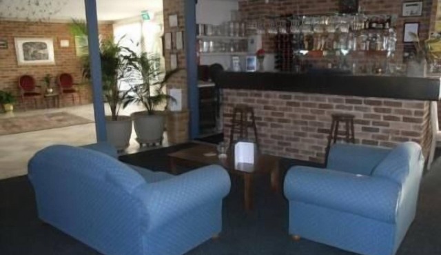 Lake Haven Motor Inn & Palms Restaurant