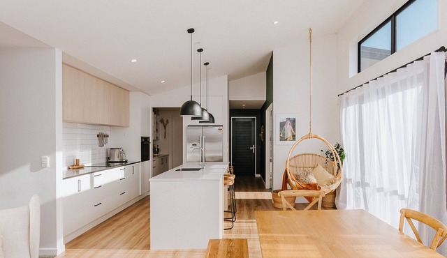 Lake Hawea Paradise with Spa - sleeps two families.